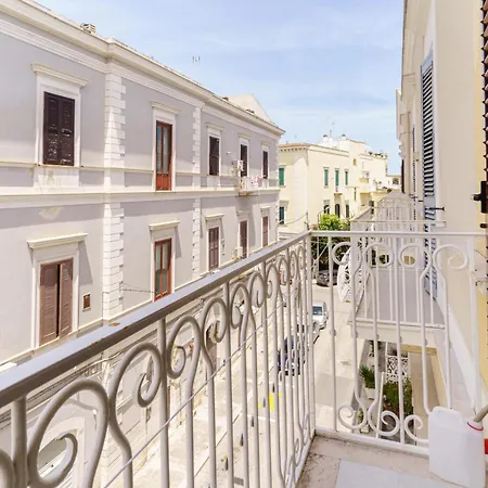 In Rada Apartments Trani Exterior photo